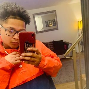 Meet your Posher, Vyolet